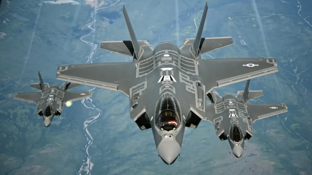 美國洛克希德·馬丁公司擬使用六代機技術升級F-35戰斗機